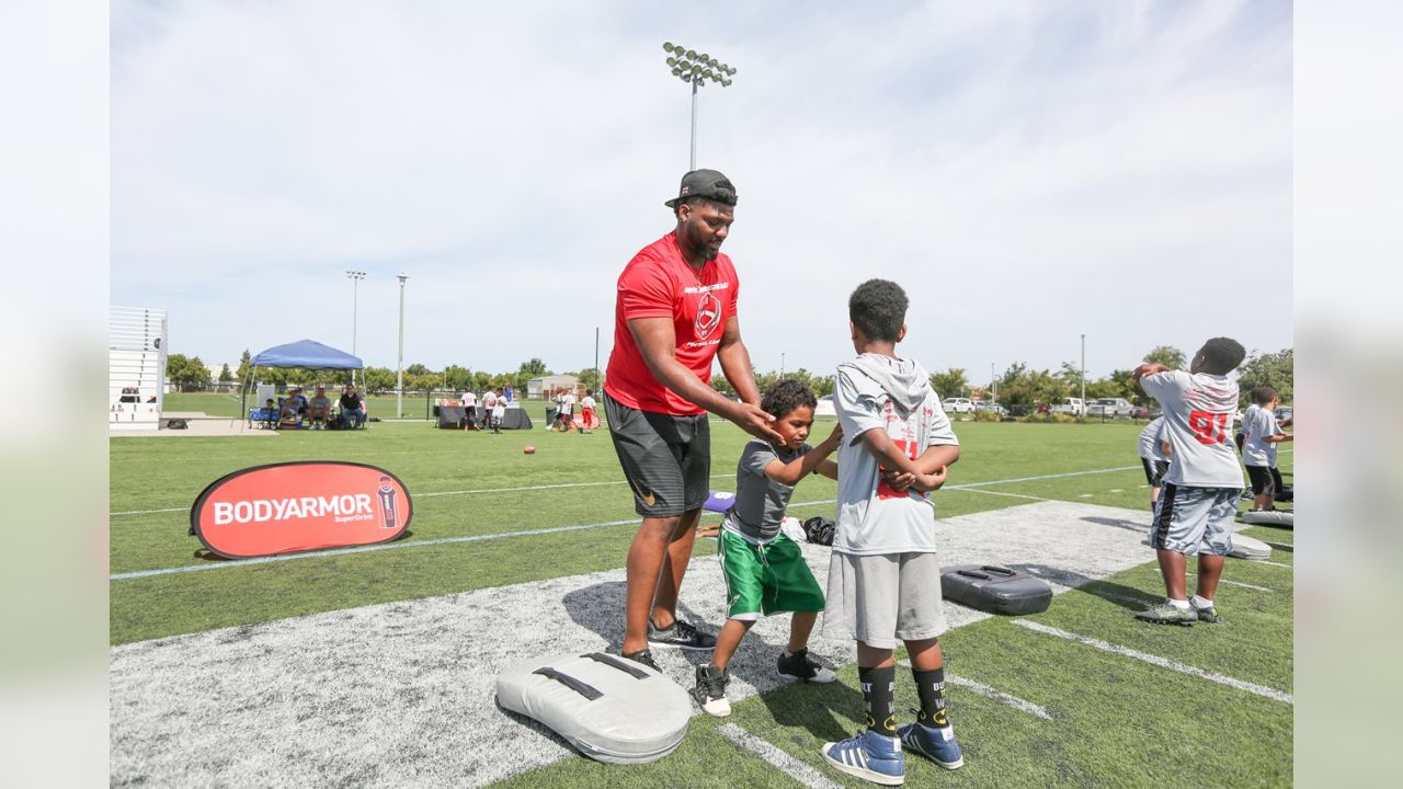 49ers DL Arik Armstead Hosts Free Football Camp