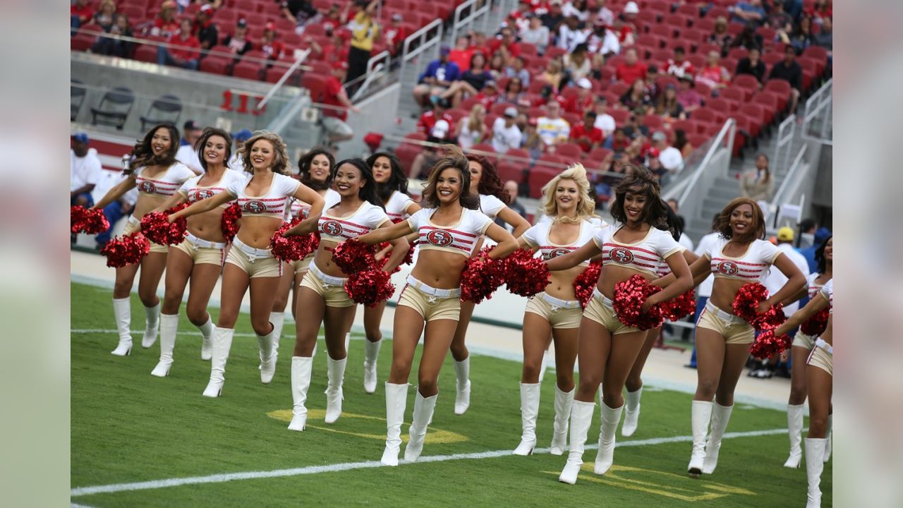 49ers Photo Collections: Gold Rush Cheerleaders