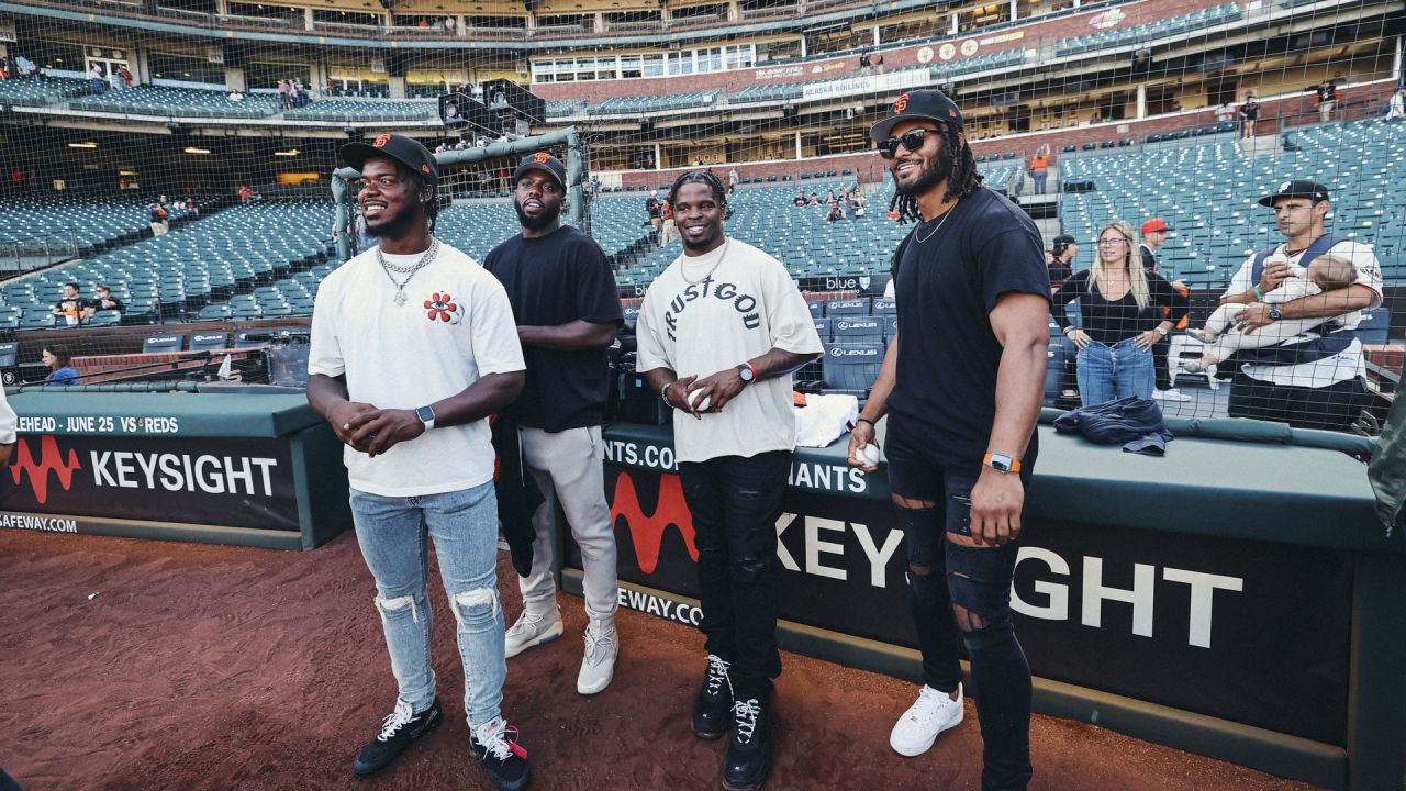 Morning Report: 49ers Linebackers Make an Appearance at SF Giants Game