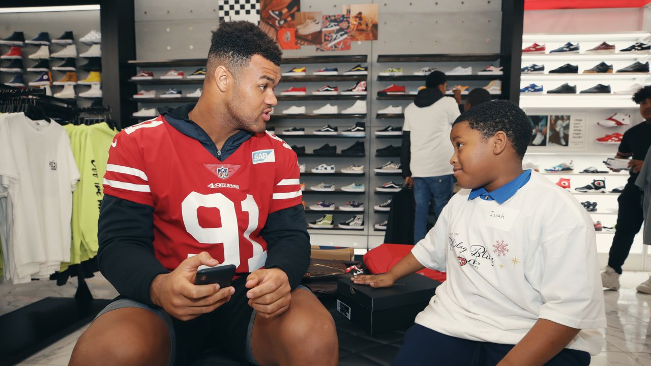 49ers Arik Armstead hosts Stay Hungry youth camp at Sacramento