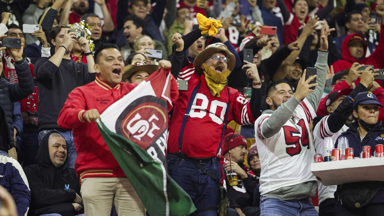 49ers players, coach praise Mexico City fans for Monday night's turnout -  Sactown Sports