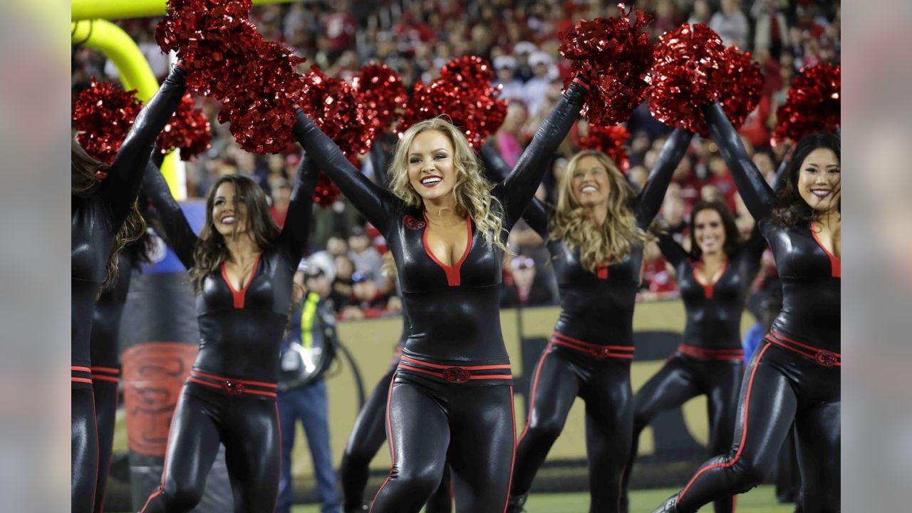 San Francisco 49ers on X: Meet Gold Rush members Sophia and Cassie!    / X