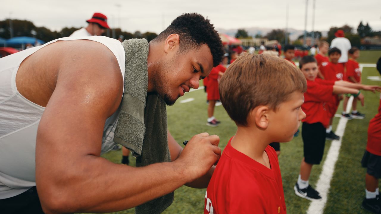 49ers' Arik Armstead uses platform to promote racial justice