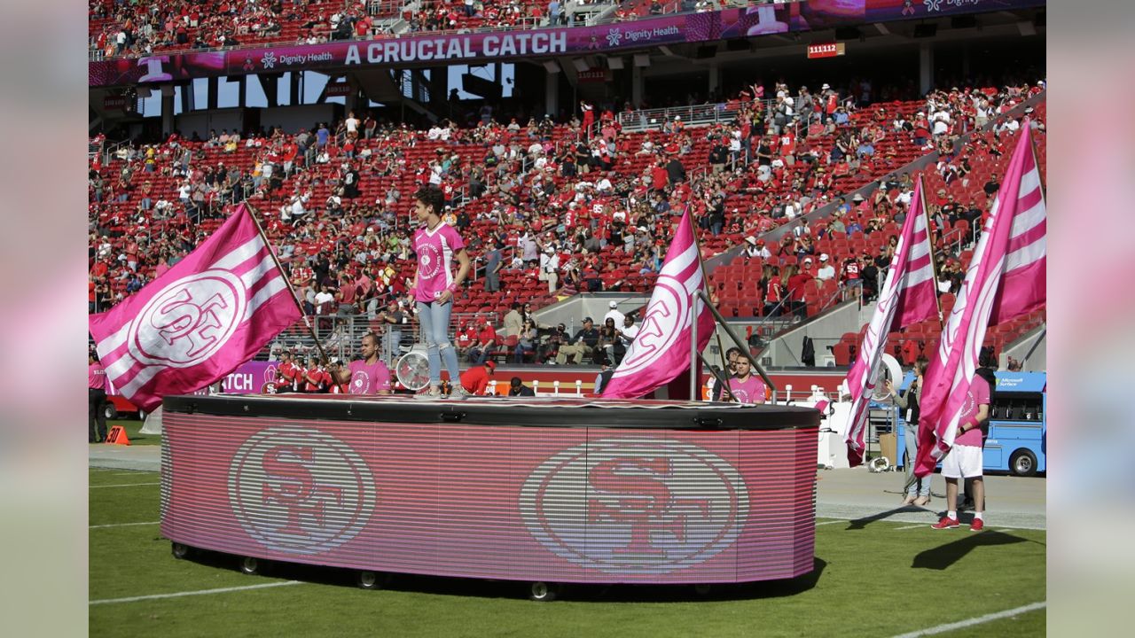 49ers Honor Breast Cancer Survivors at Halftime