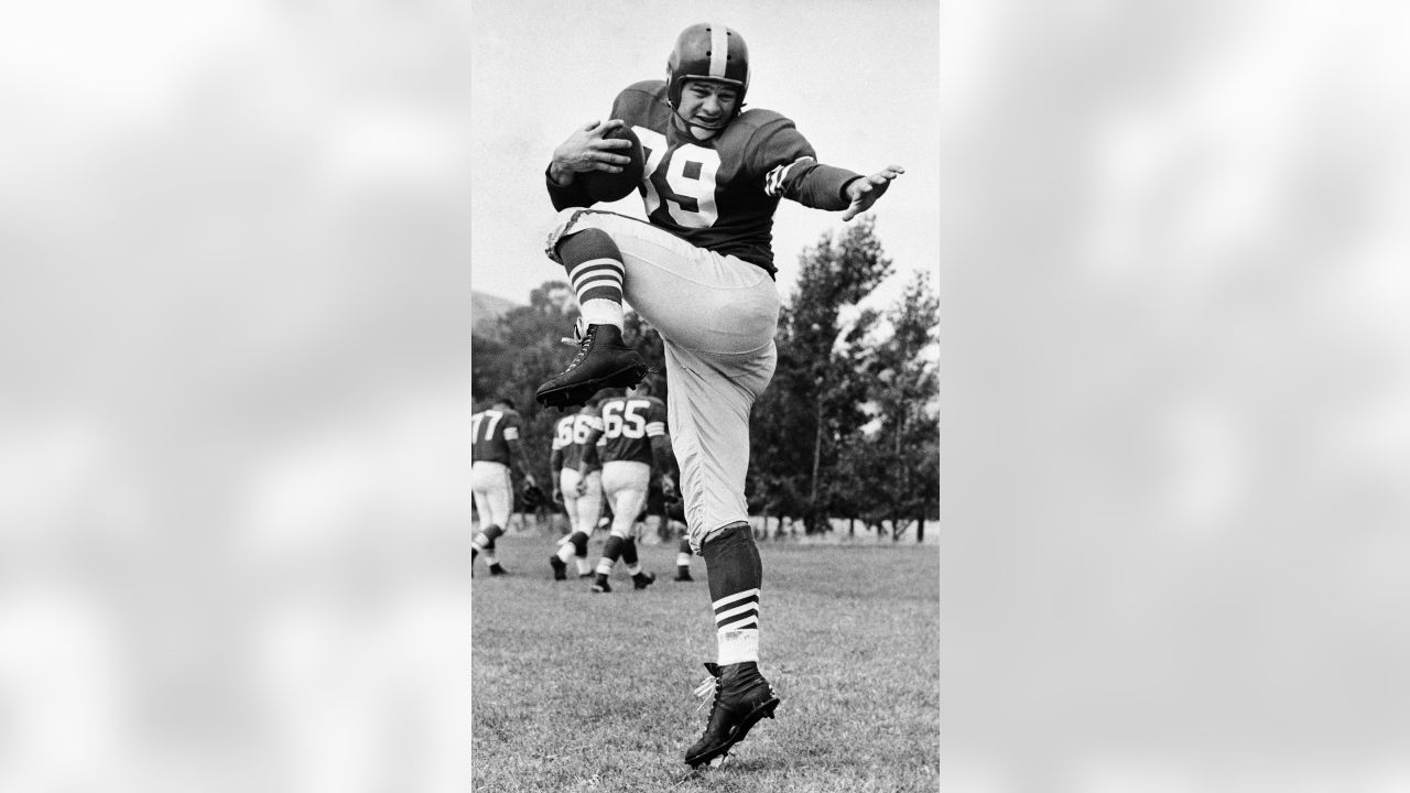 Hugh McElhenny dead at 93 - NFL Hall of Fame running back passes away with  cause of death revealed as 49ers pay tribute