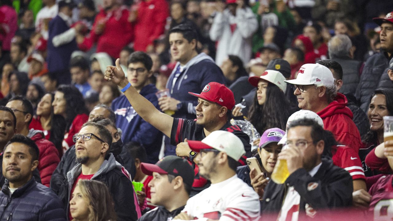 49ers players, coach praise Mexico City fans for Monday night's turnout -  Sactown Sports