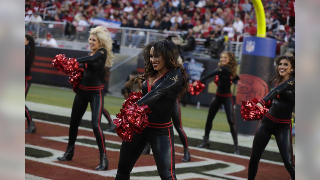 San Francisco 49ers on X: Meet Gold Rush members Sophia and Cassie!    / X