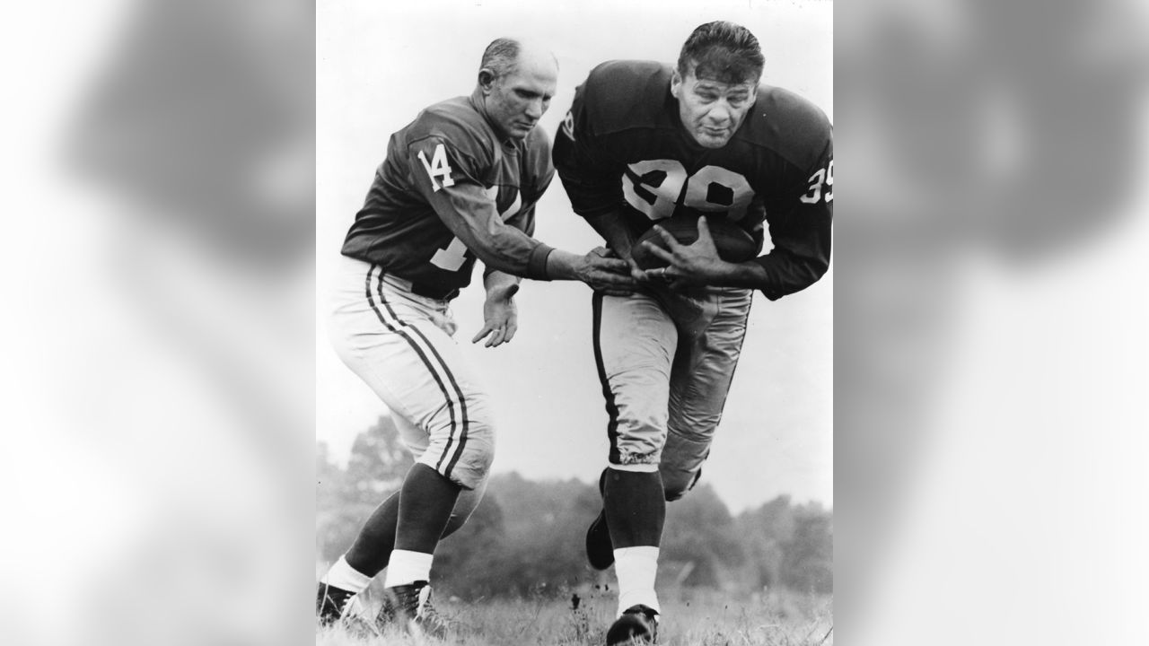 Hugh McElhenny dead at 93 - NFL Hall of Fame running back passes away with  cause of death revealed as 49ers pay tribute