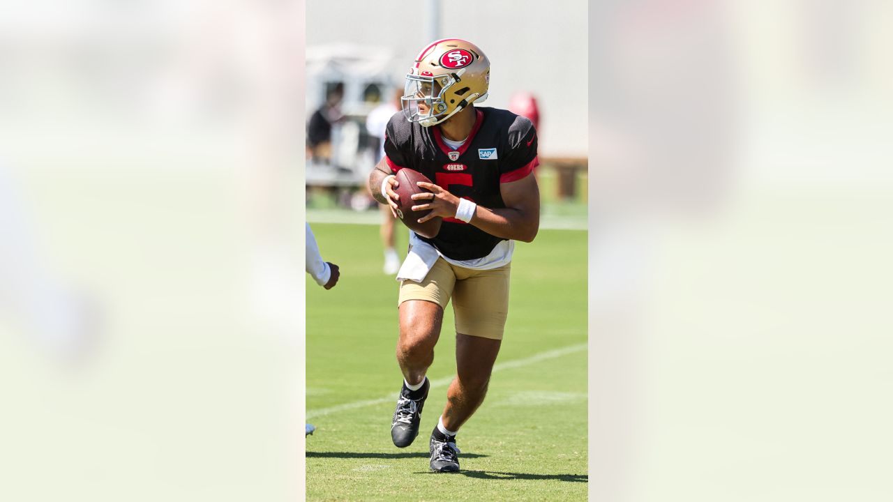 San Francisco 49ers running back Tyrion Davis-Price runs with the ball  during NFL football training camp Sunday, July 30, 2023, in Santa Clara,  Calif. (AP Photo/Godofredo A. Vásquez Stock Photo - Alamy