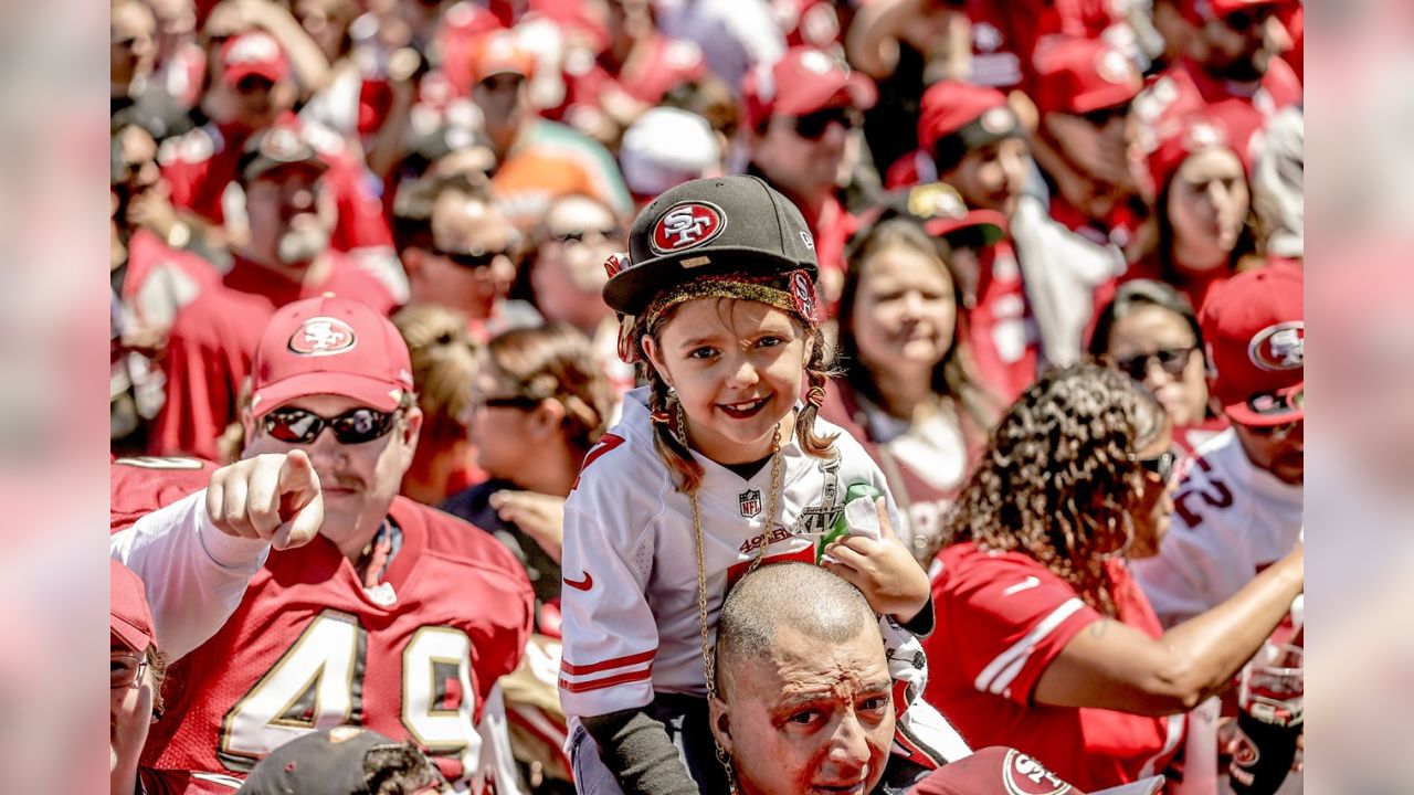 Red wave of S.F. 49ers fans pours into Los Angeles, chanting 'Beat