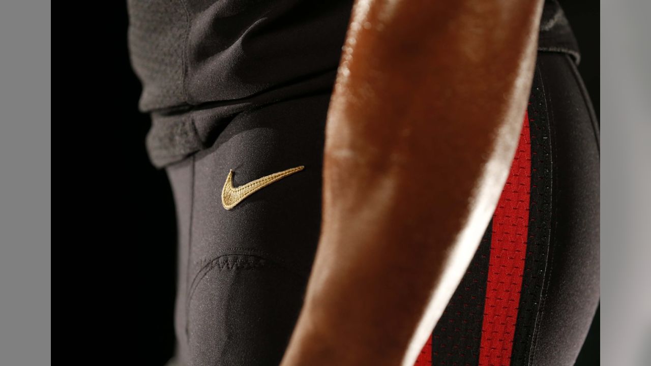 San Francisco 49ers Get New All-Black Alternate Uniforms - WearTesters