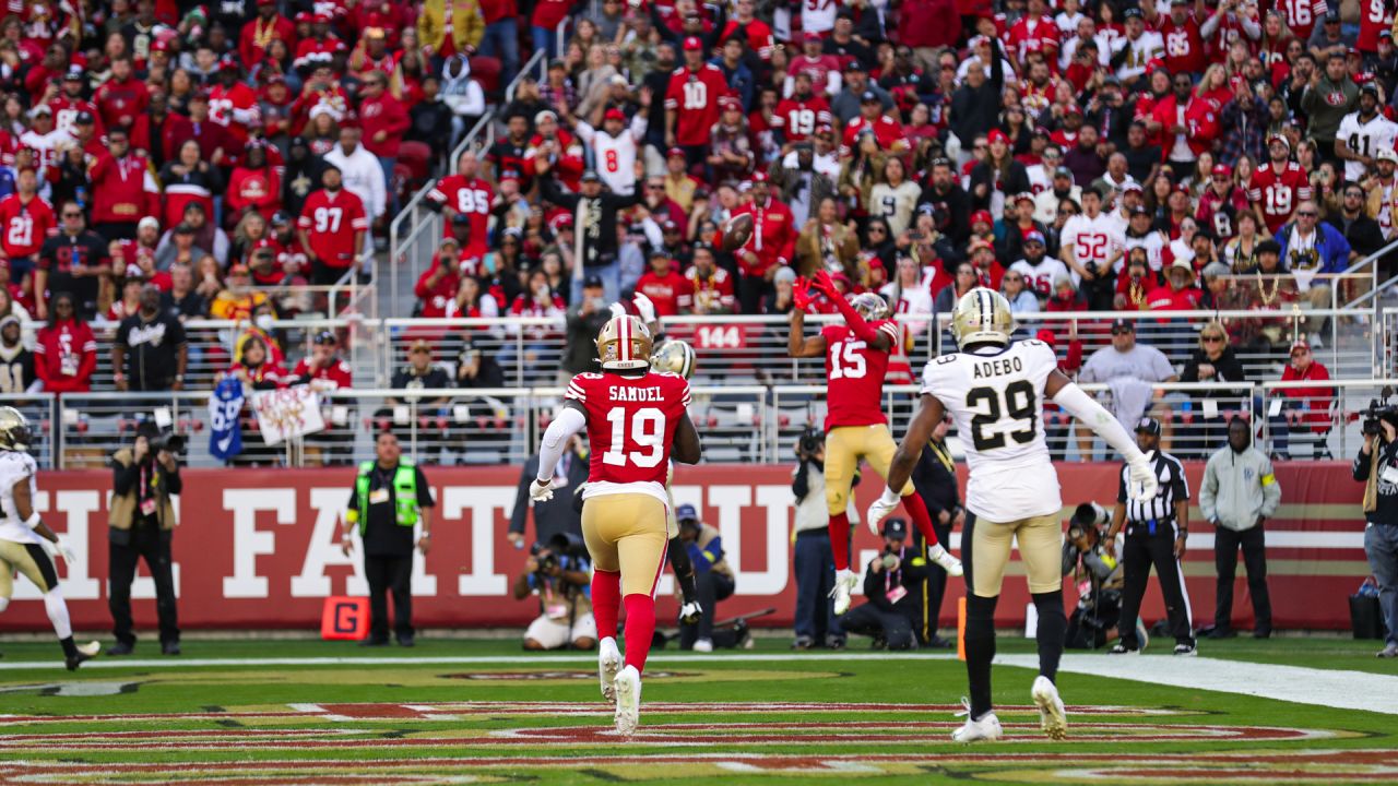 7,826 San Francisco 49ers V New Orleans Saints Photos & High Res