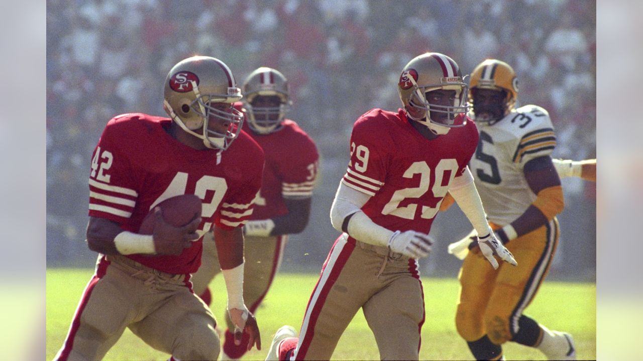 49ers Legends Ronnie Lott, Steve Young among Best-selling