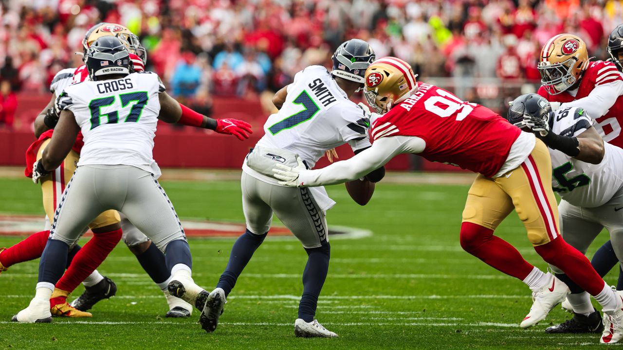49ers pour it on in the fourth, crush Seahawks to win Wild Card round