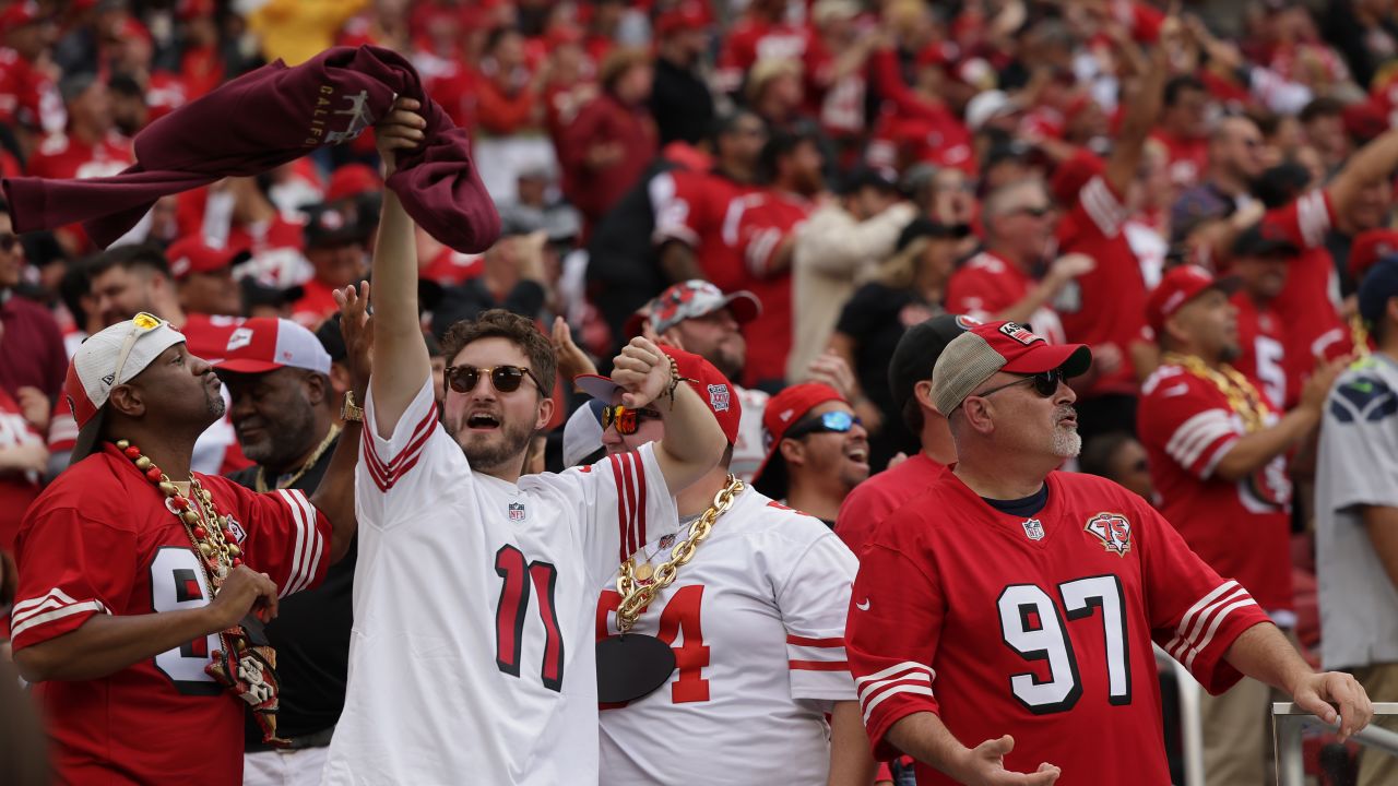 Basking in Mexican fans' adoration, 49ers have a blast and break through