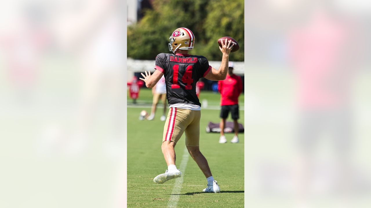 San Francisco 49ers running back Tyrion Davis-Price runs with the ball  during NFL football training camp Sunday, July 30, 2023, in Santa Clara,  Calif. (AP Photo/Godofredo A. Vásquez Stock Photo - Alamy