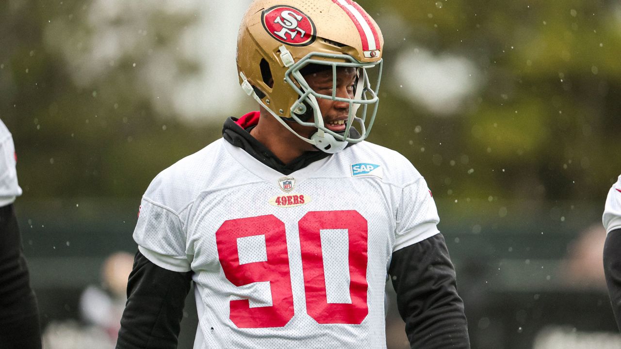 49ers Practice in the Rain Ahead of Super Wild Card Weekend vs. Seahawks