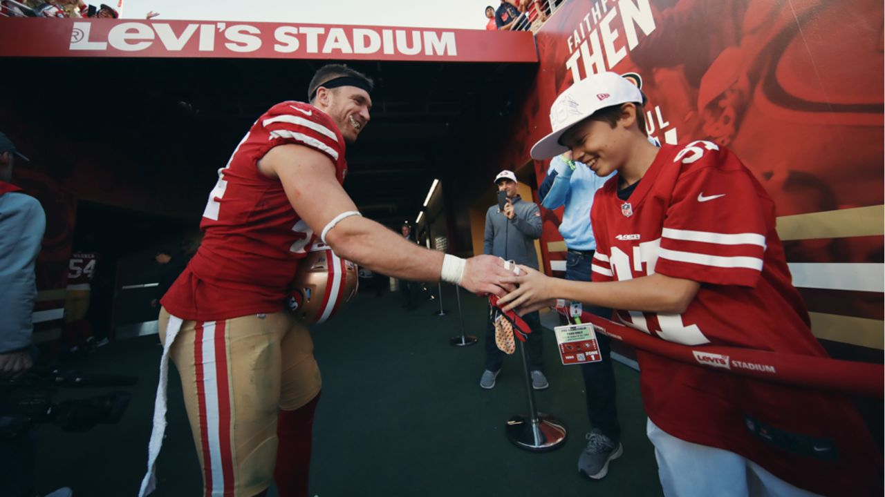 San Francisco 49ers - For the second-consecutive year, fullback ﻿Kyle  Juszczyk﻿ has been selected as a finalist for the 2021 Art Rooney  Sportsmanship Award 