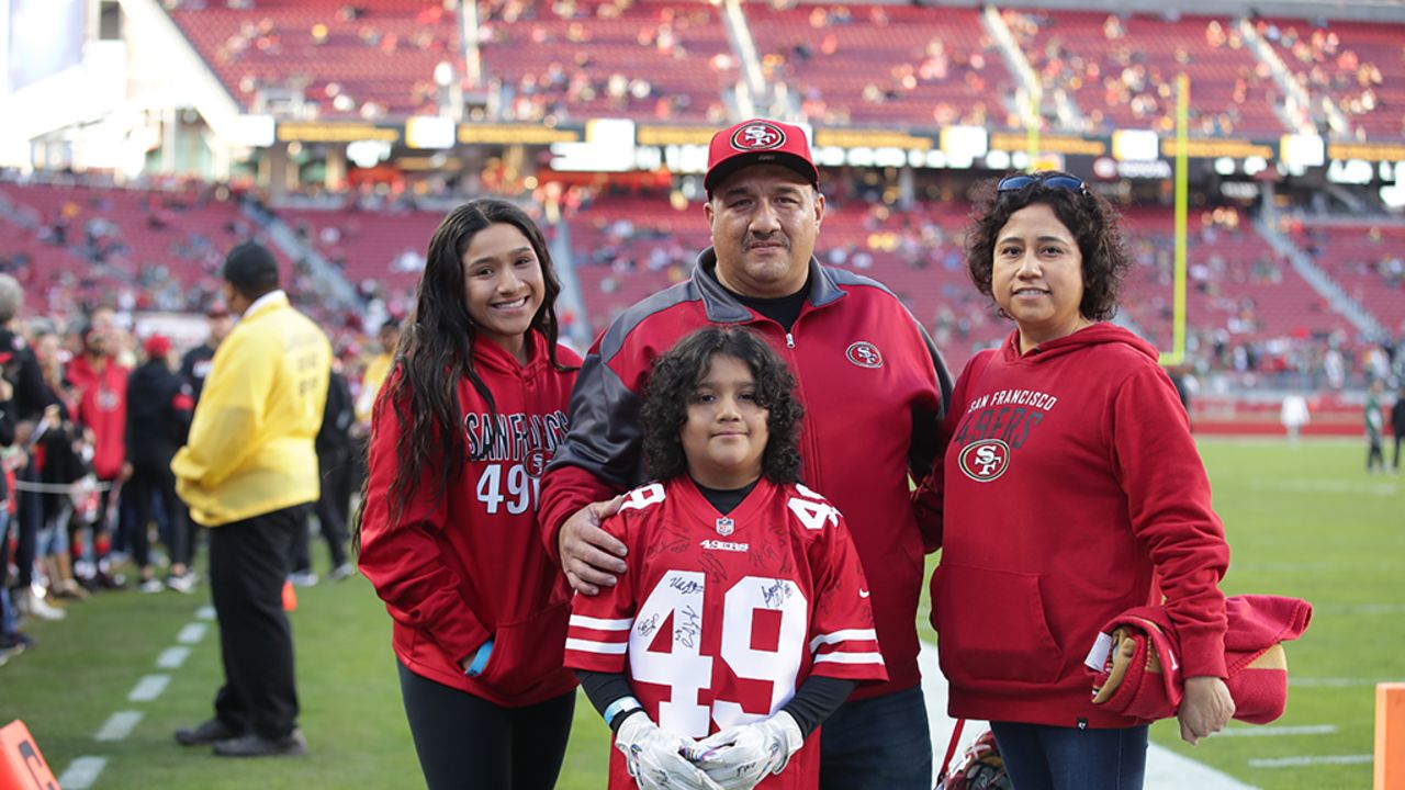 Photos: 49ers playoff halftime show a hip-hop throwback