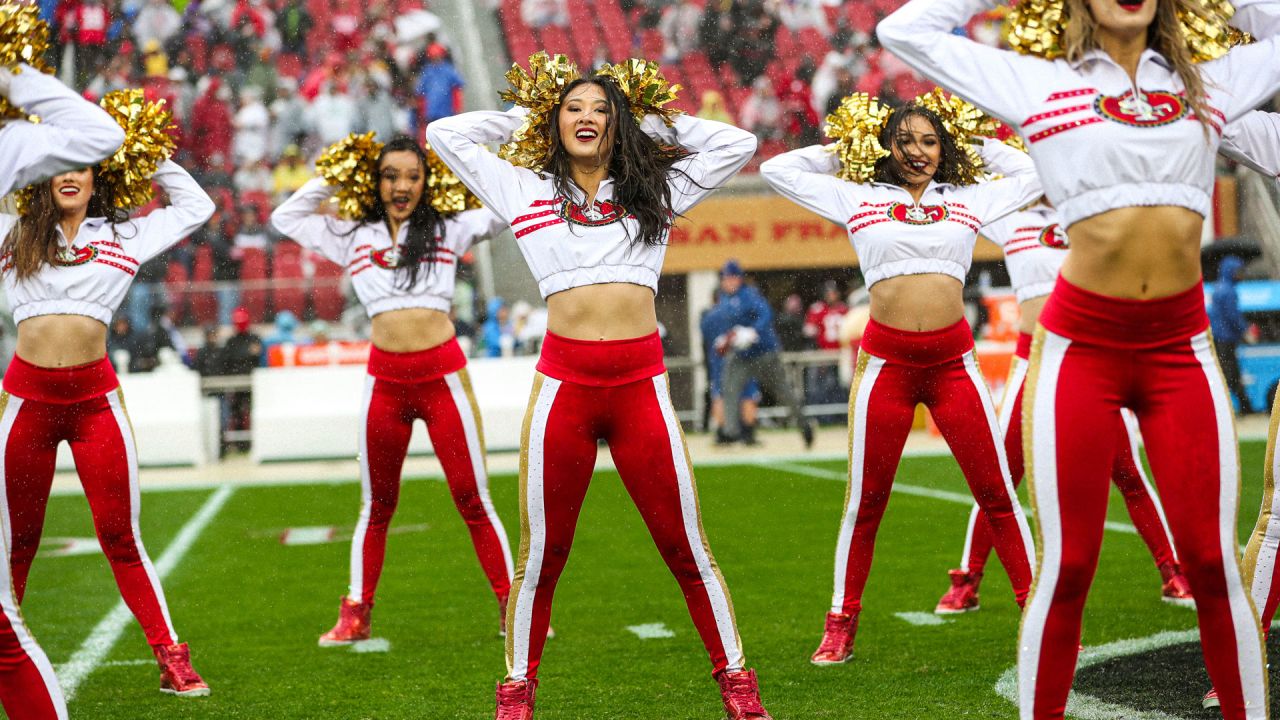 Photos: 49ers playoff halftime show a hip-hop throwback