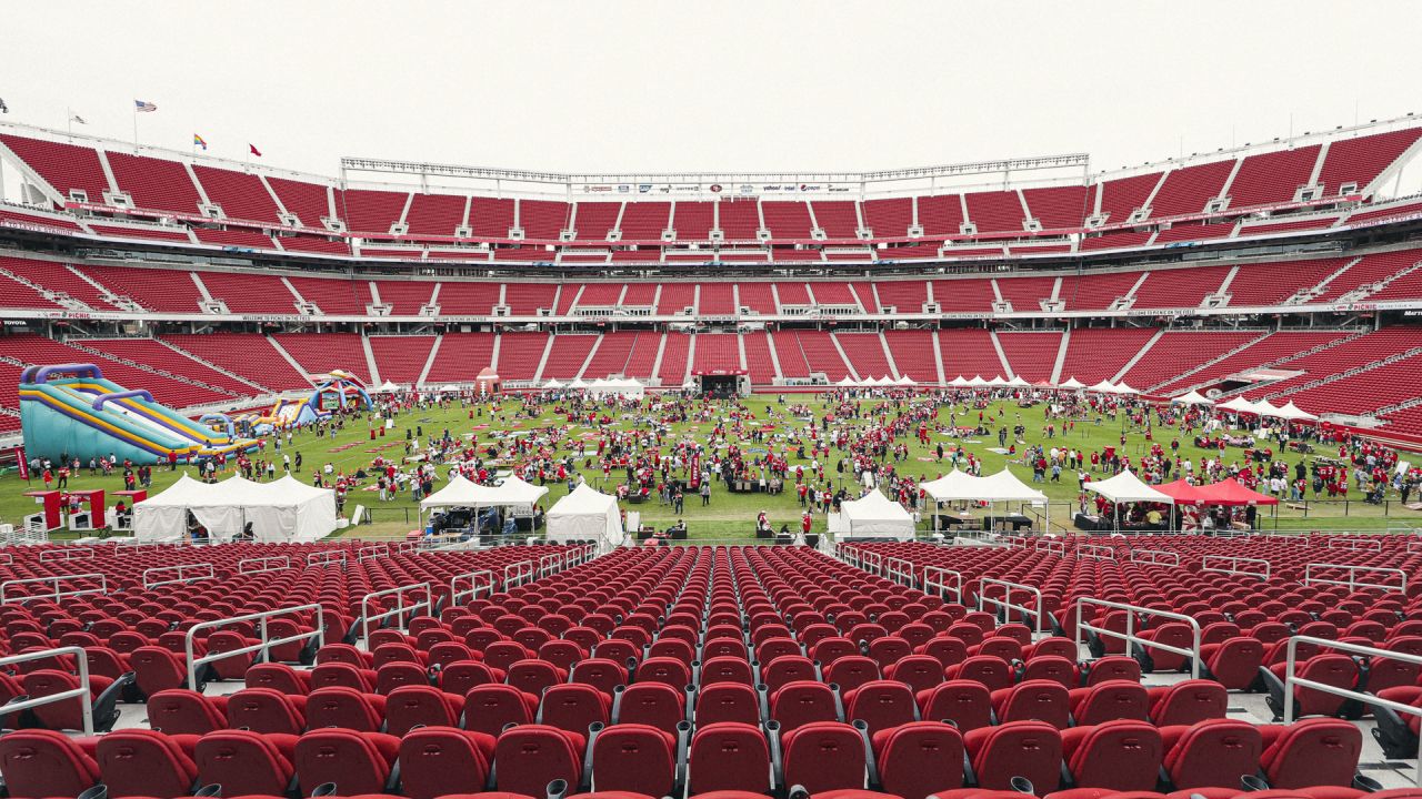 Bergmeyer — 49ers Team Store at Levi's Stadium