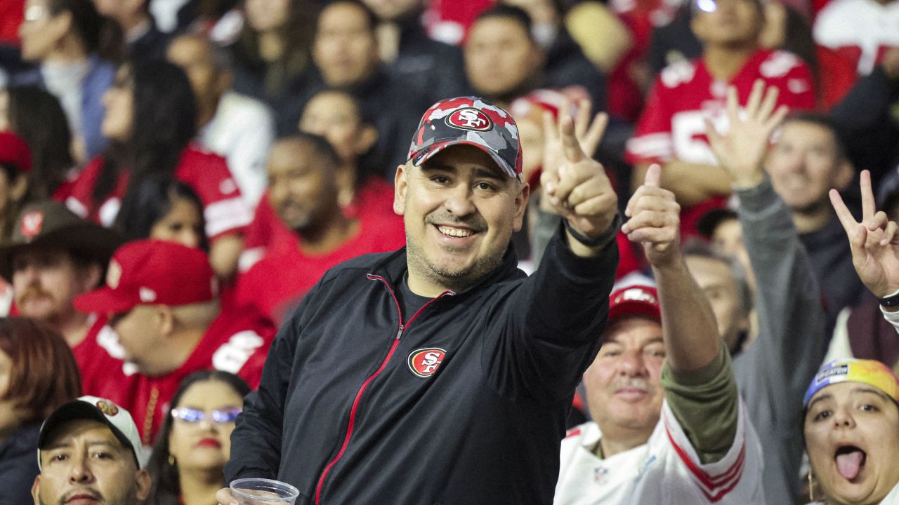 49ers players, coach praise Mexico City fans for Monday night's turnout -  Sactown Sports