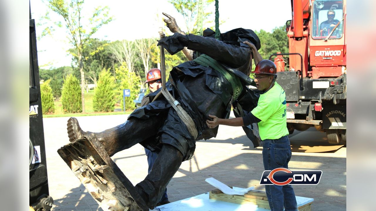 Papa Bear' Halas honored with statue