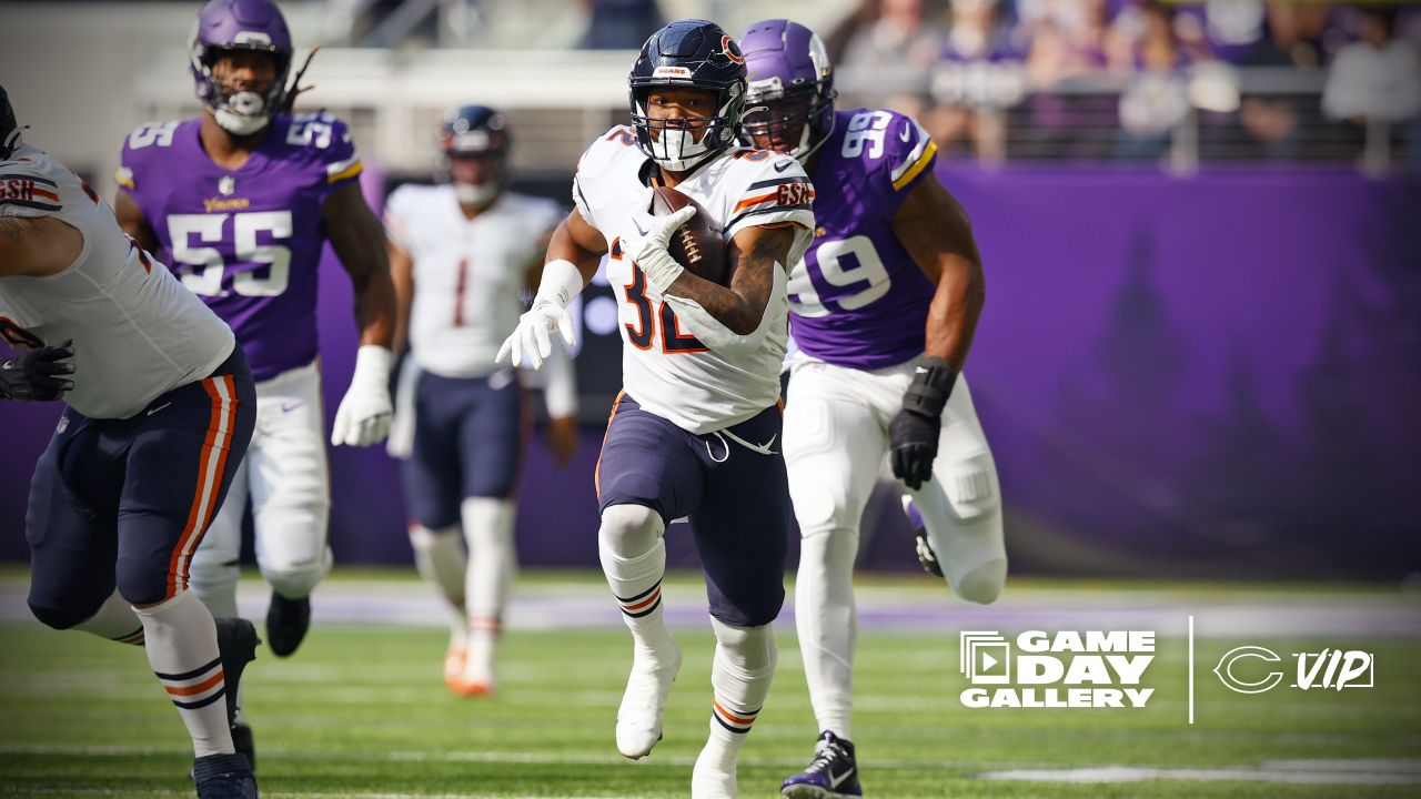 Darnell Mooney Chicago Bears Unsigned Makes a One-Handed