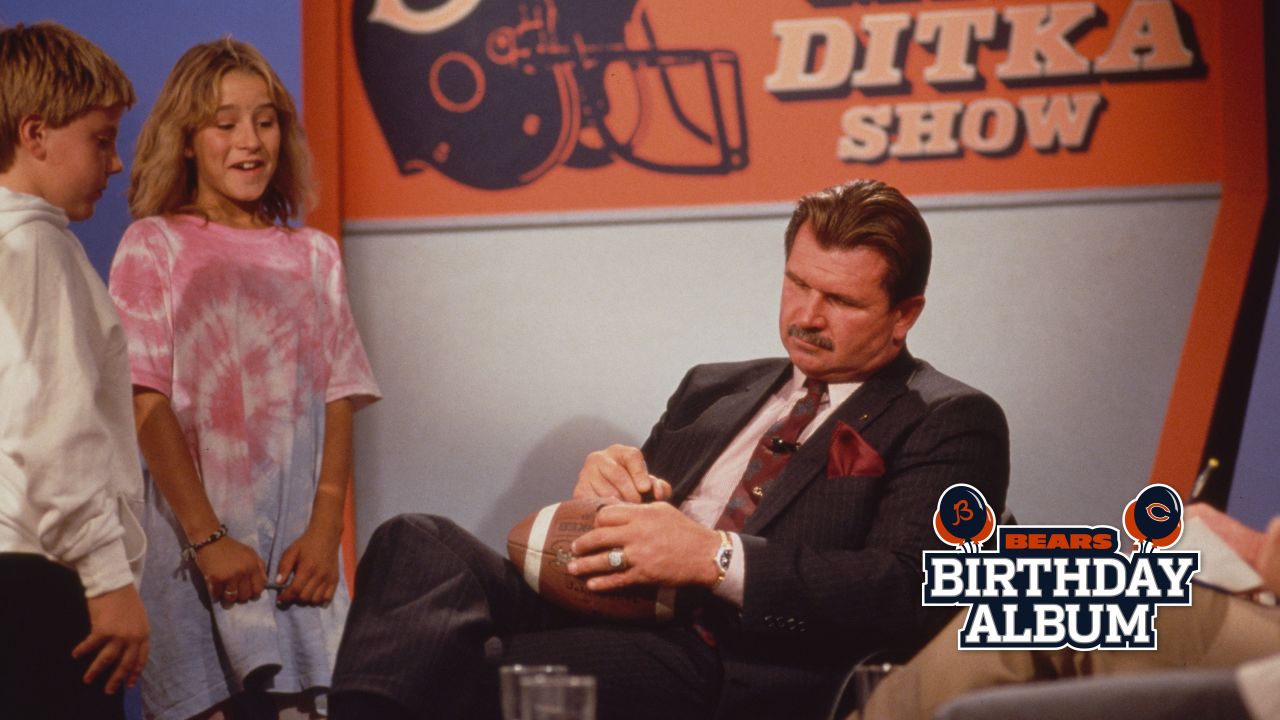 Career in a Year photos 1986: Chicago coach Mike Ditka gets a ride