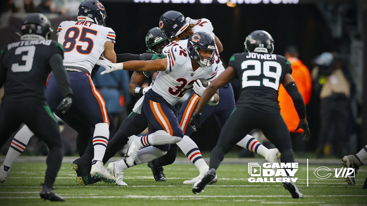 Rain at MetLife leads to fumble-filled play during Bears-Jets (VIDEO)