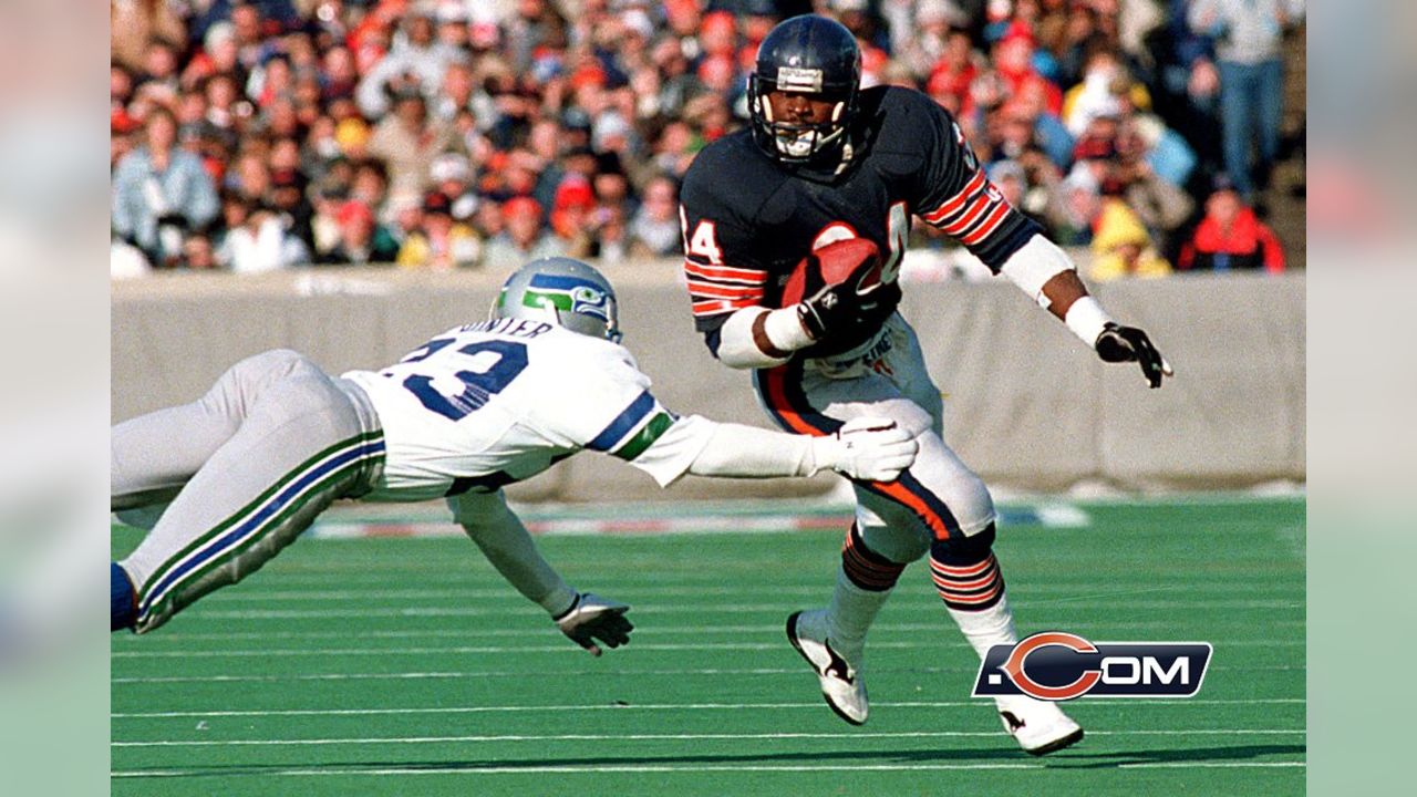 The Chicago Bears: 5 Facts You Might Not Know About Walter Payton (and a 34%  Off Discount!) - Agate Publishing