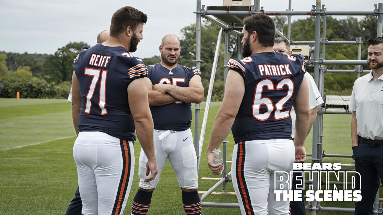 Behind the Scenes: Team picture day at Halas Hall