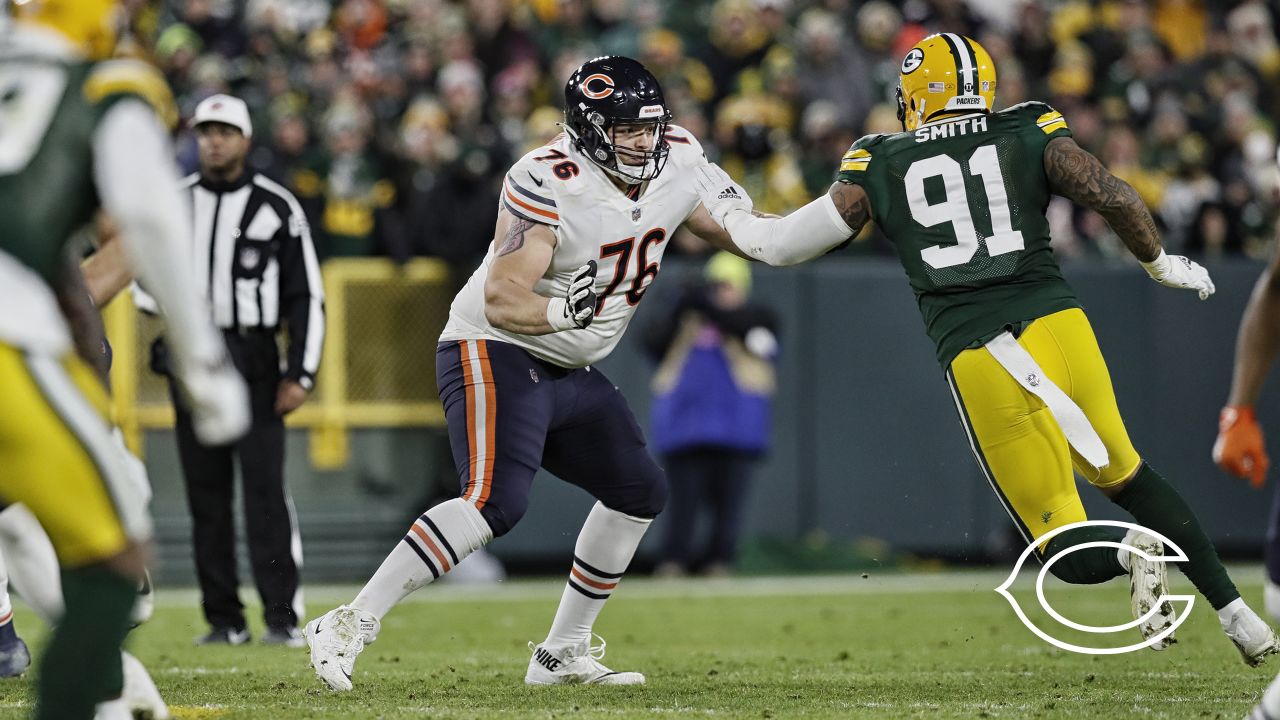 December 18, 2022: Chicago Bears #32 David Montgomery runs in for a  touchdown during a game against the Philadelphia Eagles in Chicago, IL.  Mike Wulf/CSM/Sipa USA(Credit Image: © Mike Wulf/Cal Sport Media/Sipa