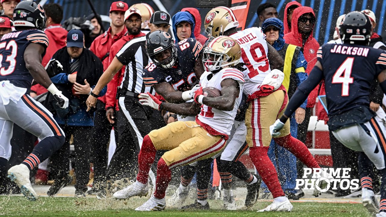 Chicago Bears brave heavy rain, flooded field in game against 49ers