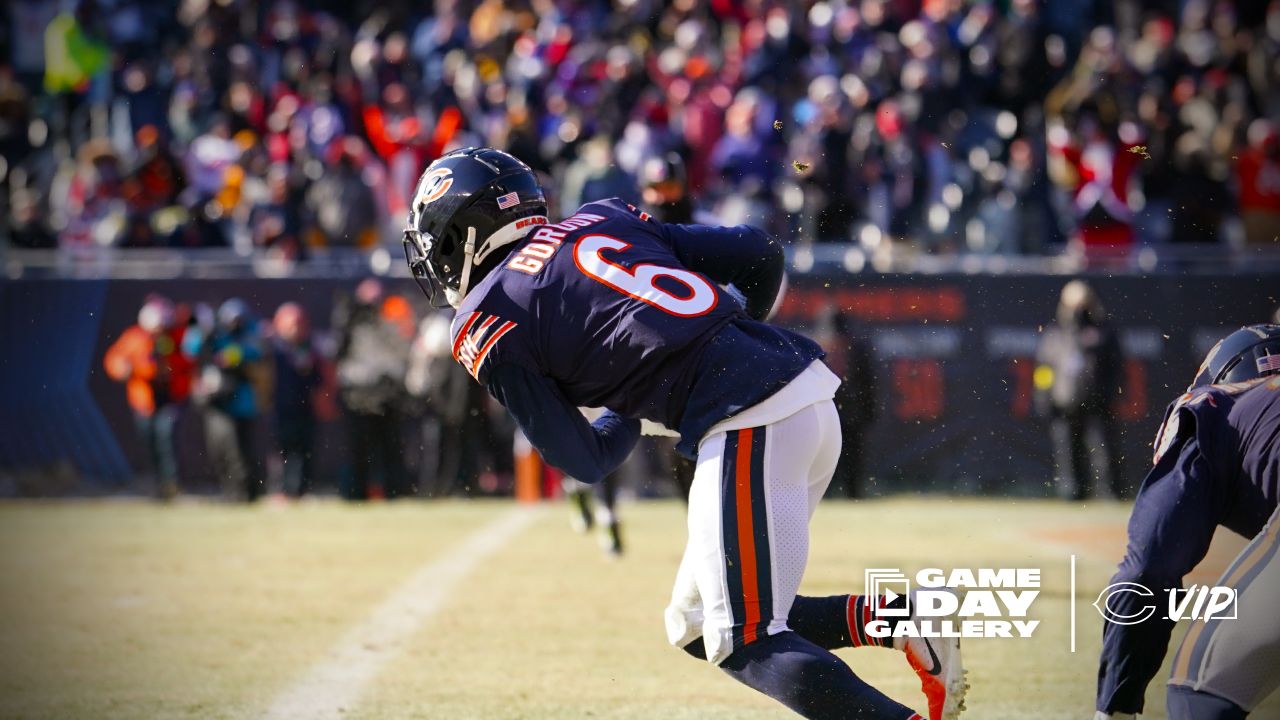 Bears' Velus Jones Jr. has his most complete game as a pro in loss against  the Bills - CHGO