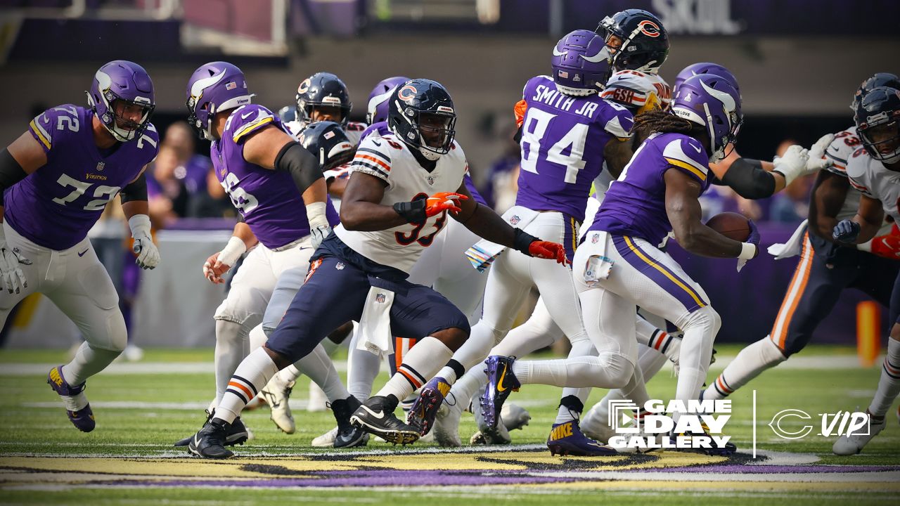 Chicago Bears defensive end Dominique Robinson (91) blocks a field goal  attempt by Minnesota Vikings place kicker Greg Joseph (1) during the second  half of an NFL football game Sunday, Oct. 9