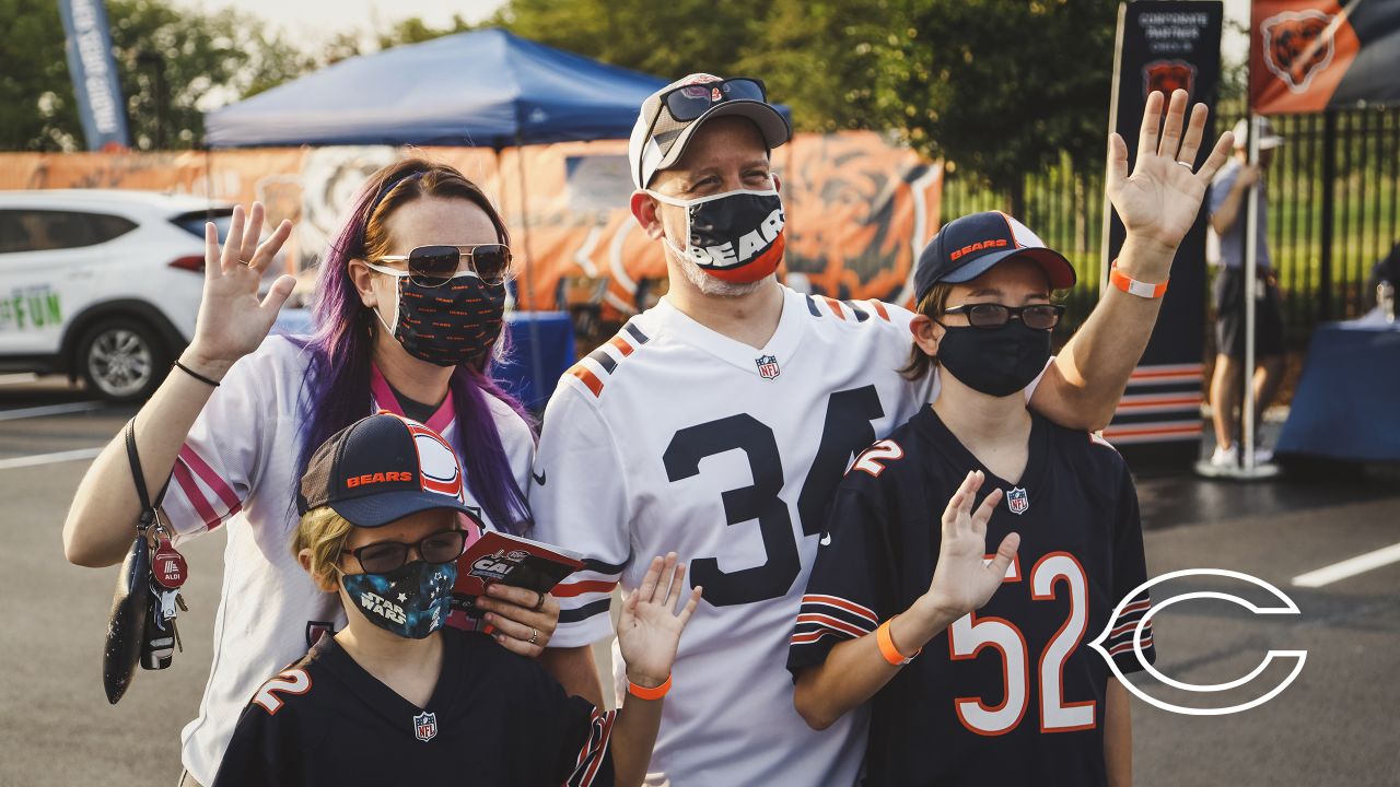 The Dr Pepper Zero Sugar Chicago Bears Training Camp Fan