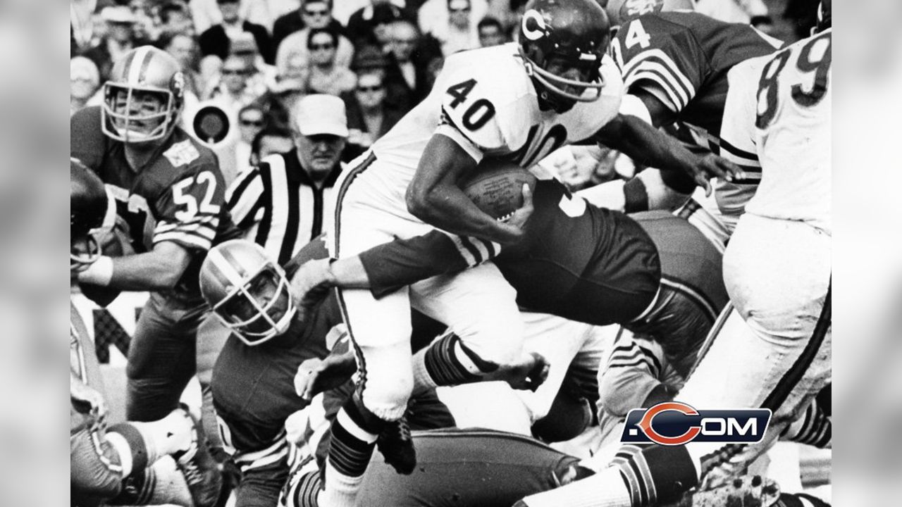 Chicago Bears Gale Sayers #40 Great Player Nfl Black Golden