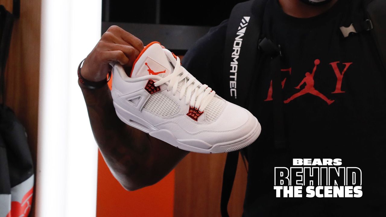 Chicago Bears Receive Air Jordan 1s from Manager and Coach