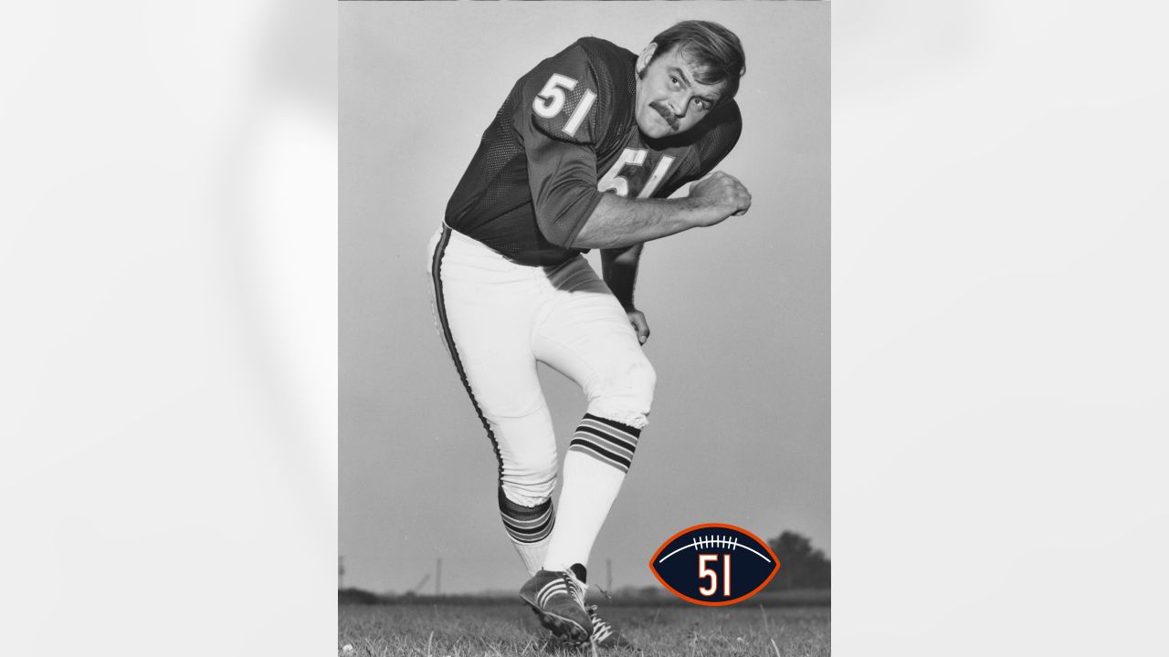 Bears to wear jersey patch honoring late Hall of Fame LB Dick Butkus for  remainder of season, per report 