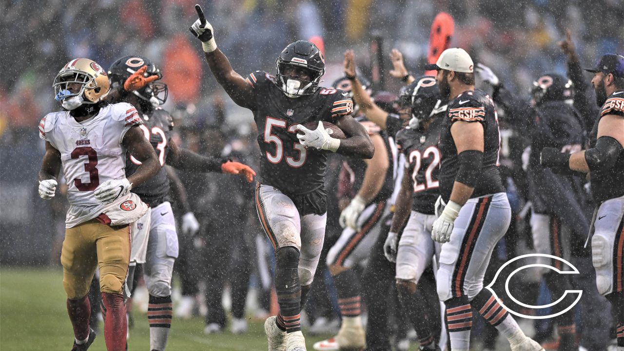 Chicago, IL, USA. 6th Nov, 2022. Chicago Bears quarterback #1 Justin Fields  in action during a game against the Miami Dolphins in Chicago, IL. Mike  Wulf/CSM/Alamy Live News Stock Photo - Alamy