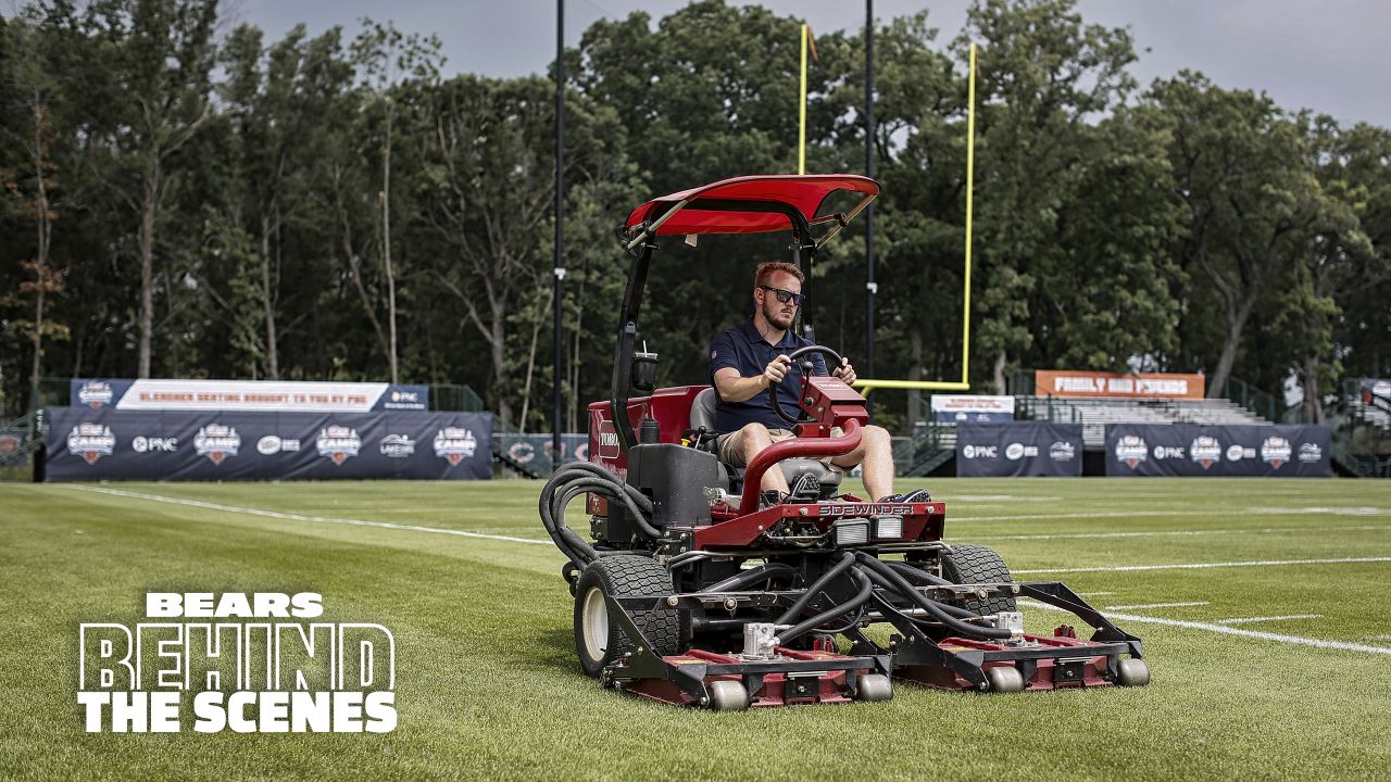 The Dr Pepper Zero Sugar Chicago Bears Training Camp Fan