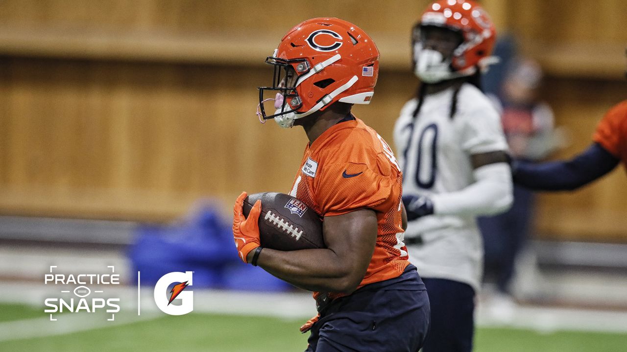 Justin Fields Warming Up In Orange Throwback Uniform Before Commanders-Bears, Chicago Bears, uniform, National Football League, Justin Fields, Chicago, QB1 heatin' up 