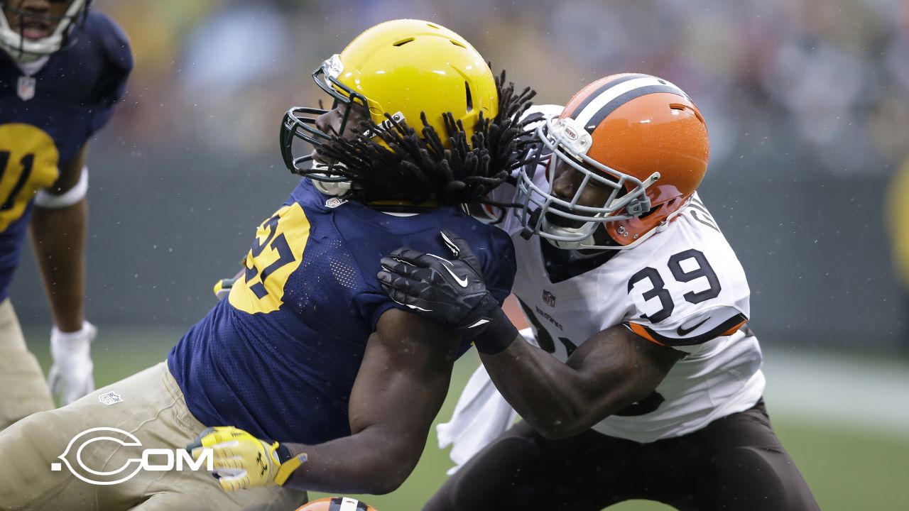 Chicago Bears strong safety Tashaun Gipson recovers a fumble by Cincinnati  Bengals' Tee Higgins during the second half of an NFL football game Sunday,  Sept. 19, 2021, in Chicago. (AP Photo/Nam Y.