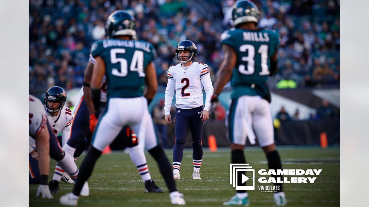 Wentz leads NFL-leading Eagles past Bears 31-3