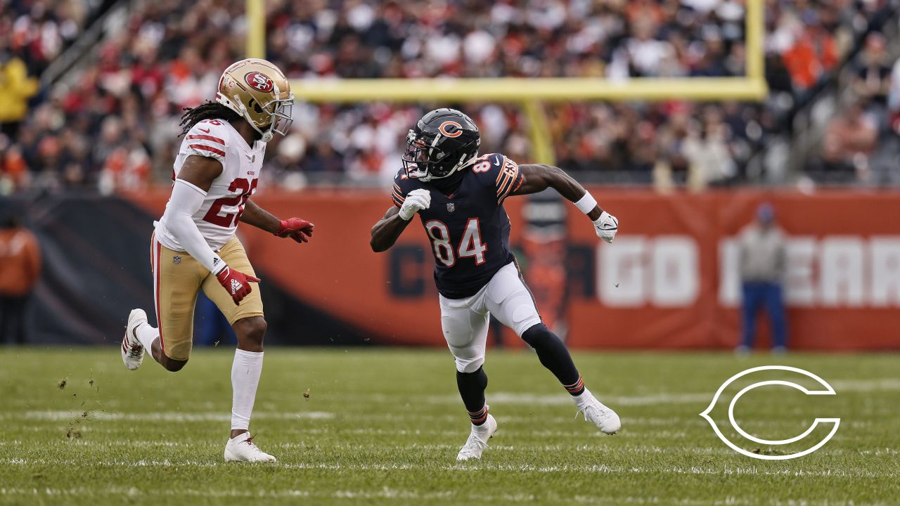 December 18, 2022: Chicago Bears #32 David Montgomery runs in for a  touchdown during a game against the Philadelphia Eagles in Chicago, IL.  Mike Wulf/CSM/Sipa USA(Credit Image: © Mike Wulf/Cal Sport Media/Sipa