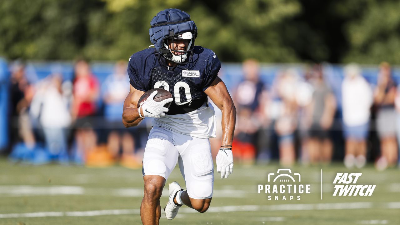 Bears rookie Roschon Johnson impressing with physicality