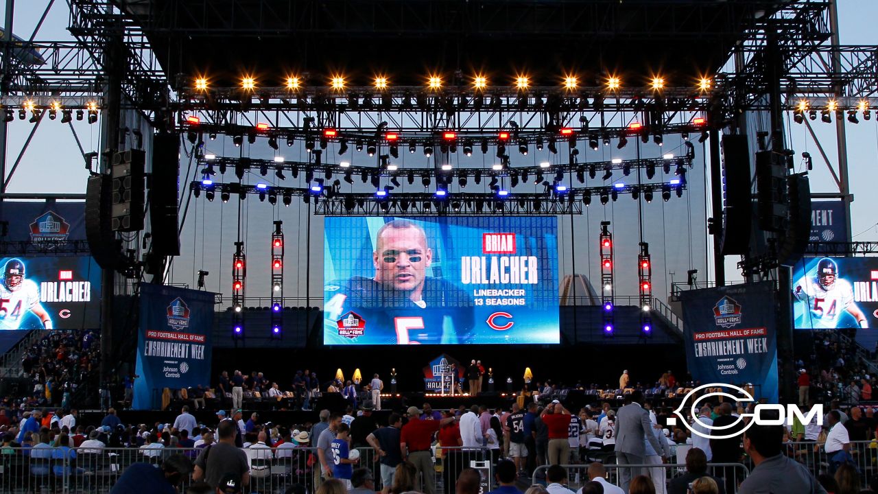 Urlacher officially enshrined into the NFF College Football Hall of Fame:  UNM Newsroom