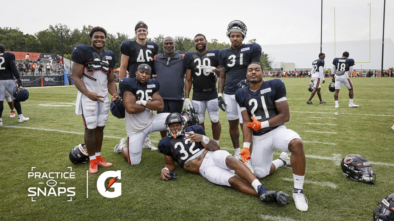 Chicago Bears running backs Trestan Ebner and Darrynton Evans (21