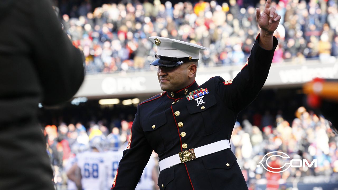 DVIDS - Images - Service members receive honor during Chicago Bears  Veterans Day game [Image 8 of 13]